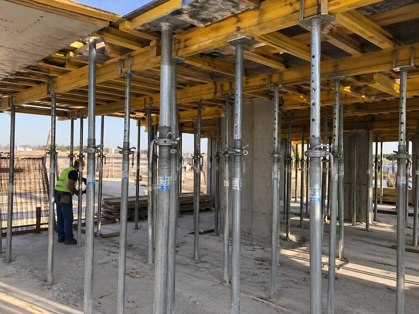 Popi metalici pentru construcții Luc Invest